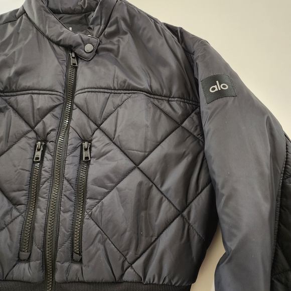 ALO Yoga snowrider puffer jacket - Picture 6 of 15
